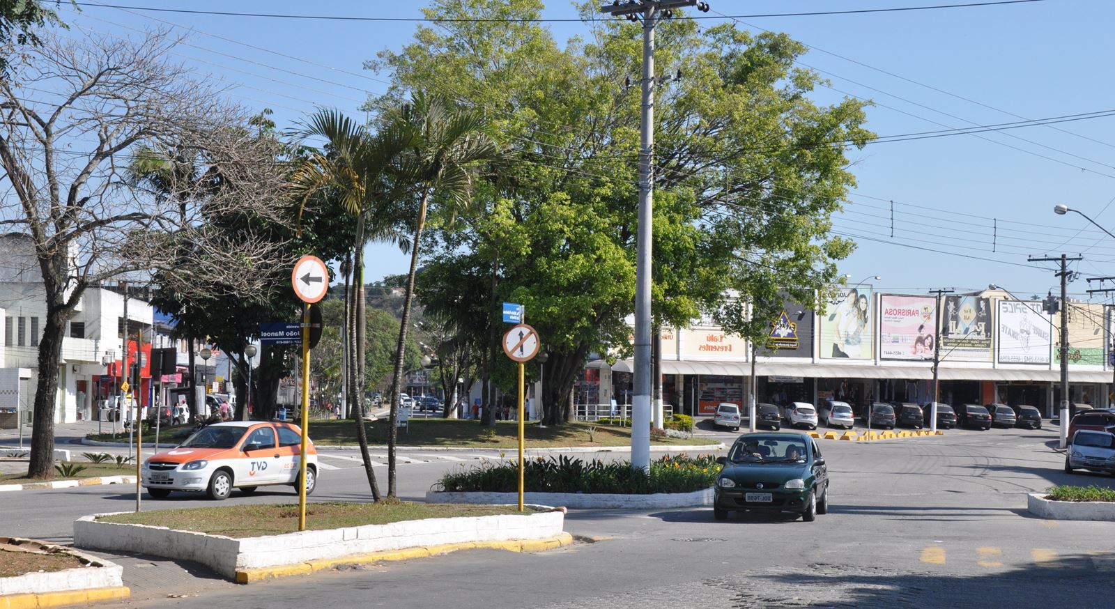 Trânsito estuda instalar semáforo na rotatória Dalila Barbosa