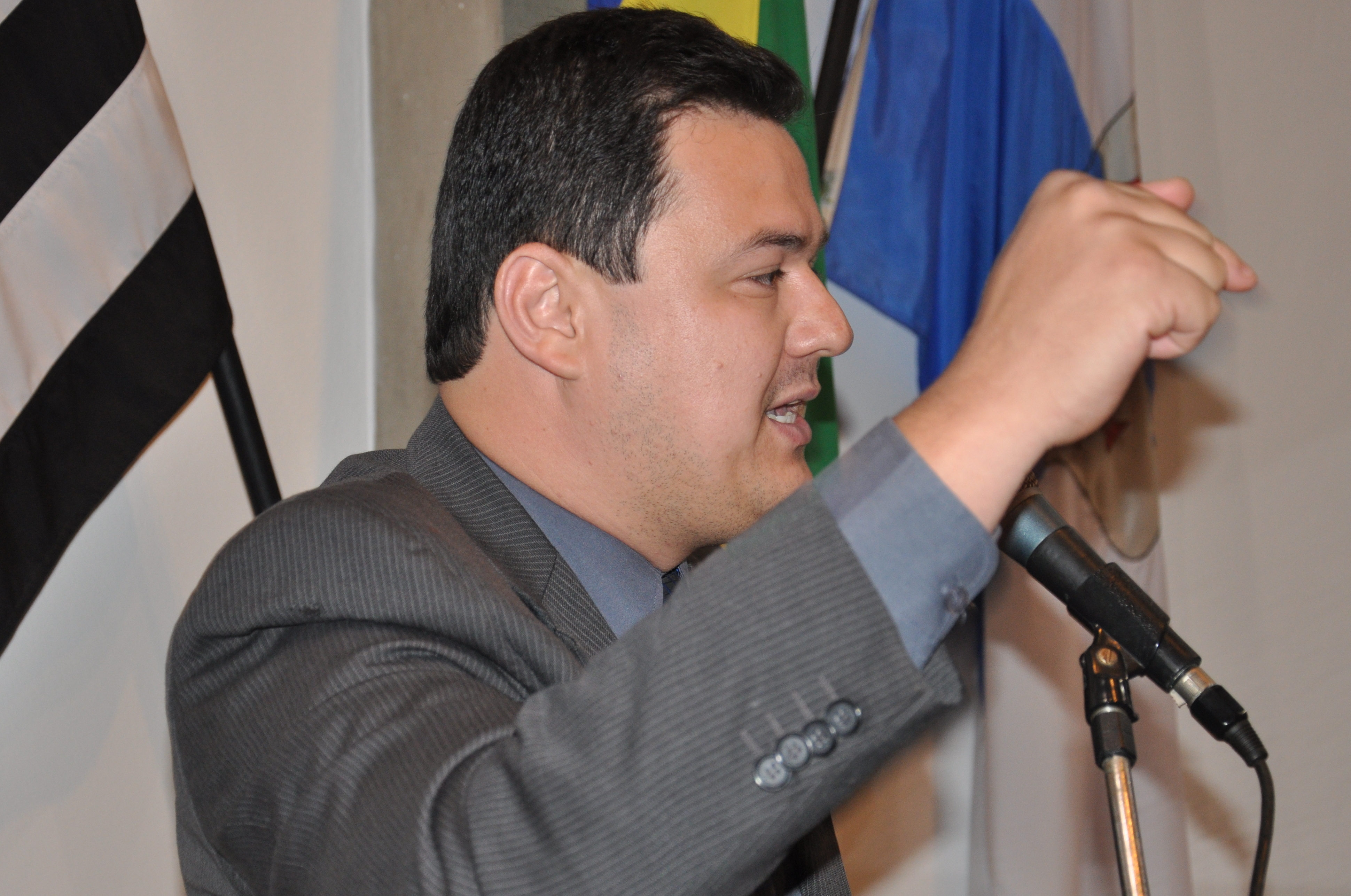 Dr. Márcio propõe política de revitalização de vielas e escadas