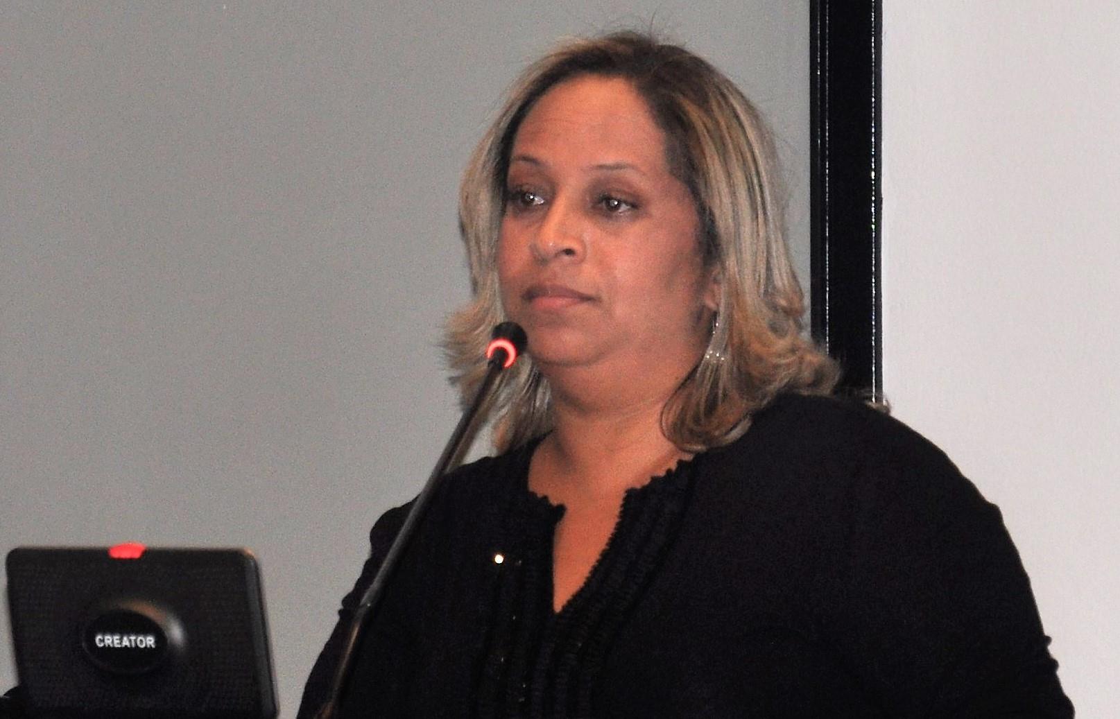 Projeto de Cris do Barreto é aprovado e autoriza distribuição de remédios em feriados e finais de semana