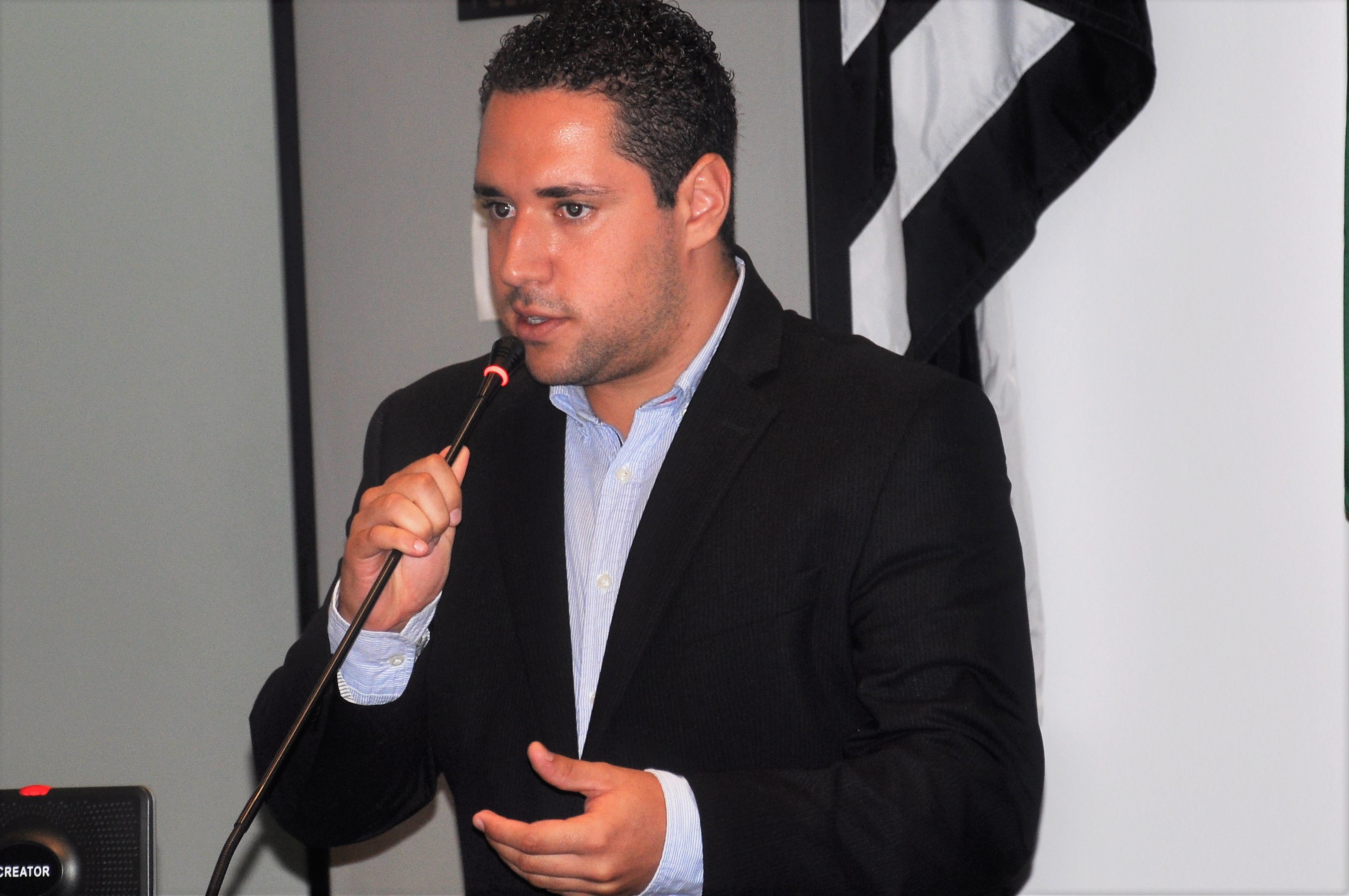 Juiz Davi Rio receberá Título de Cidadão Arujaense