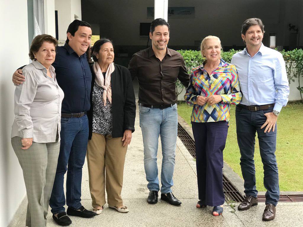 Abelzinho visita Apae de Arujá