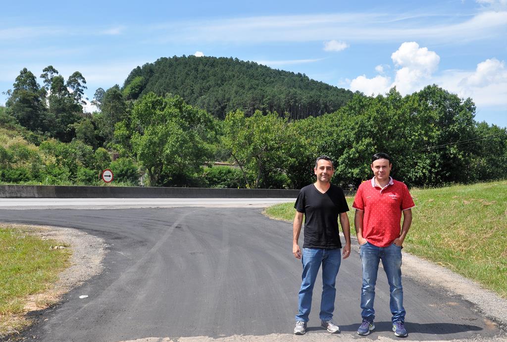Paulinho Maiolino e Leandro Larini vistoriam serviços de manutenção na Estância Pacaembu