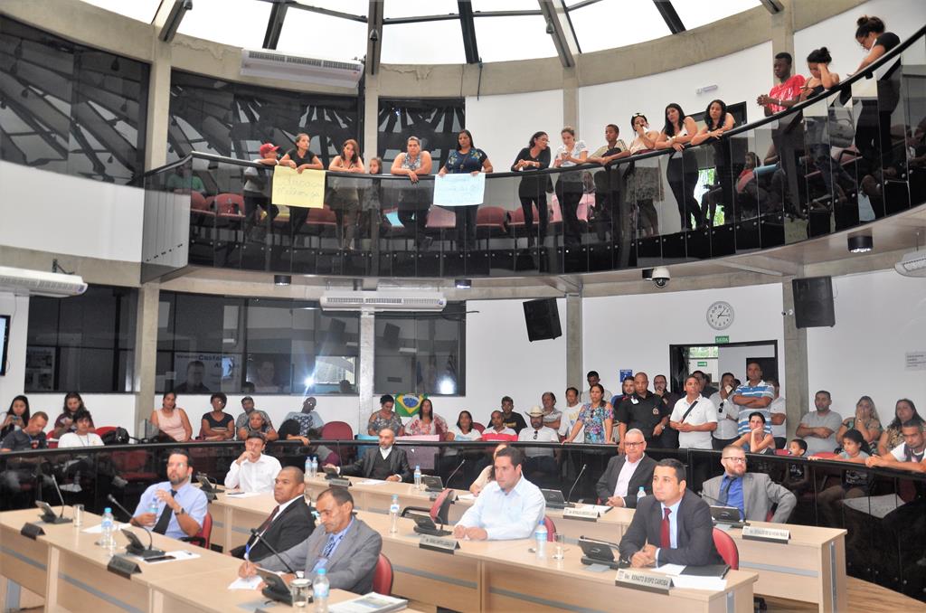 Por 14 votos a 1, Câmara rejeita denúncia contra prefeito José Luiz