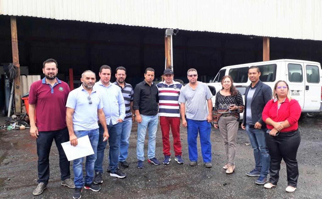 Em comitiva, vereadores fiscalizam serviço de transporte ambulatorial