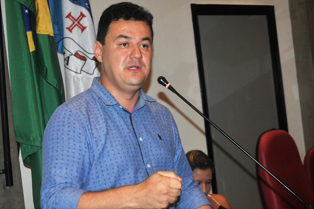 Cobranças se repetem em audiência com secretário de Educação, Márcio Oliveira