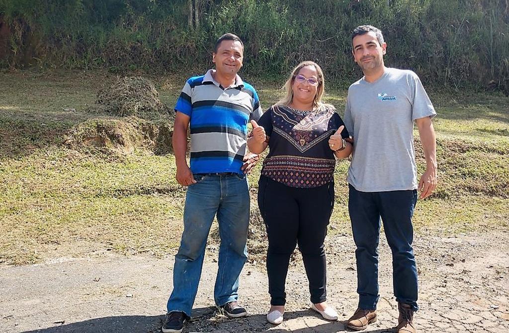 Profª Cris do Barreto vistoria serviços de manutenção no Cachoeira