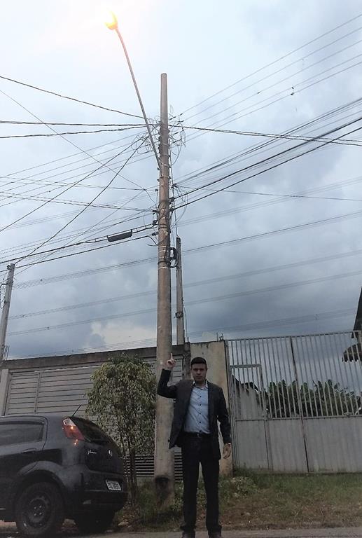 A pedido de Paulinho Maiolino rua 37 no Barreto recebe luminária