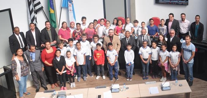 Câmara recebe alunos do 5º ano da escola municipal Dalila Franco