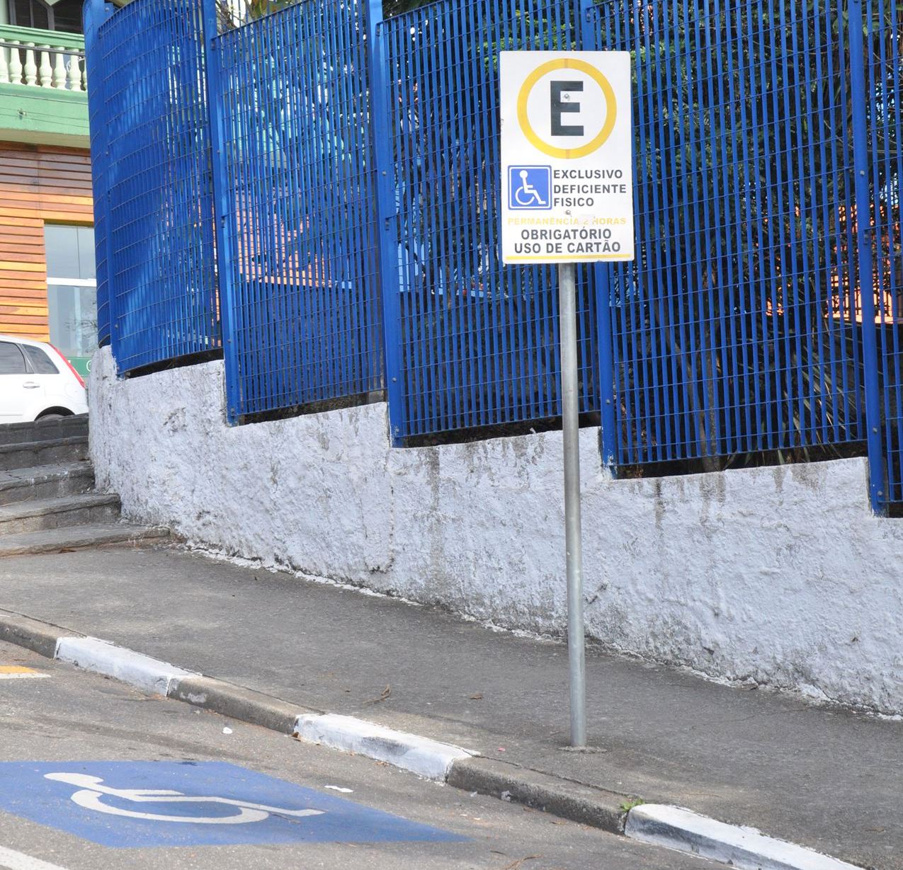 Prefeito veta mudanças nas regras do estacionamento rotativo