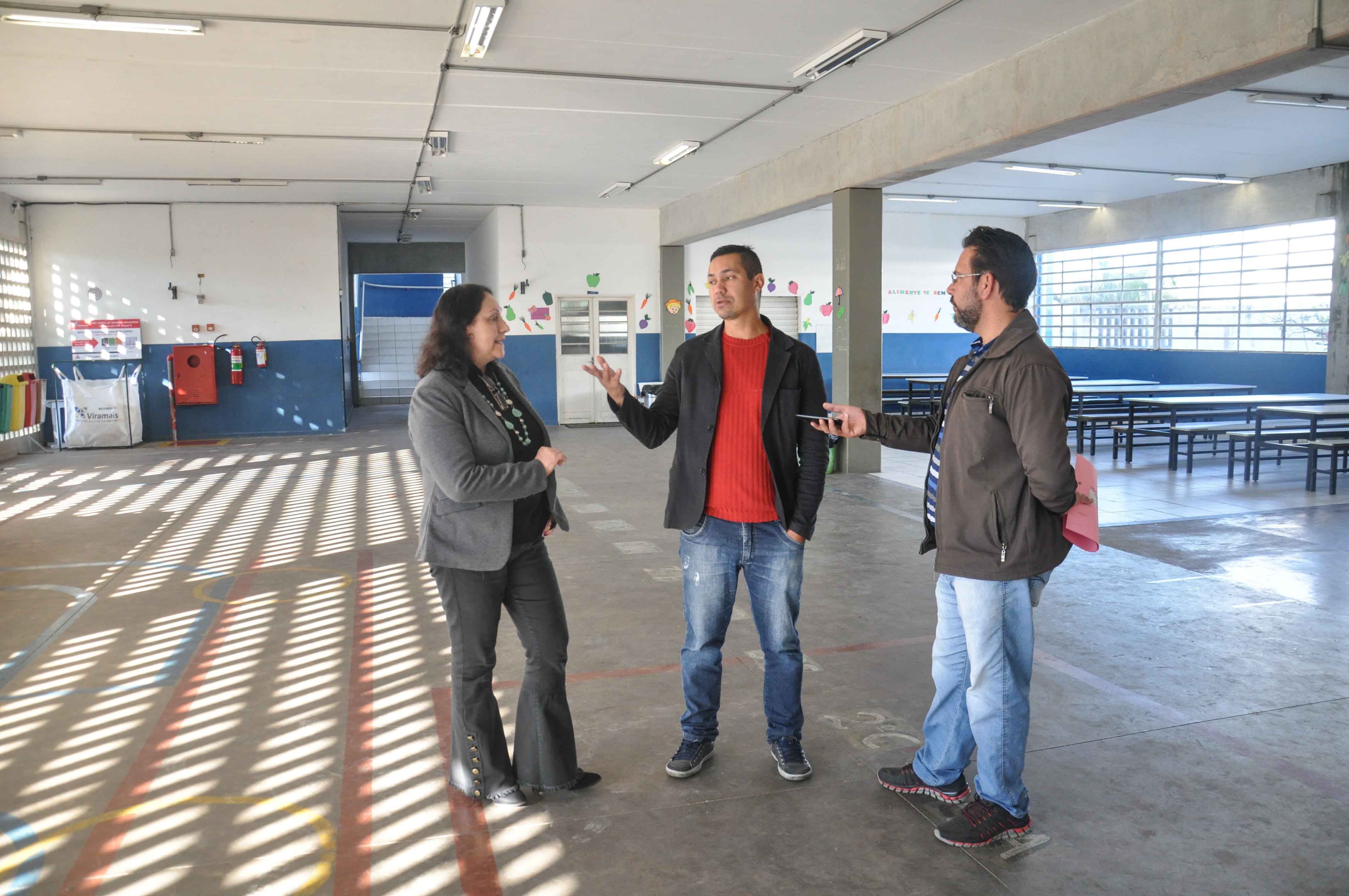 Vereadores constatam falta de professores e estrutura precária de escolas do município