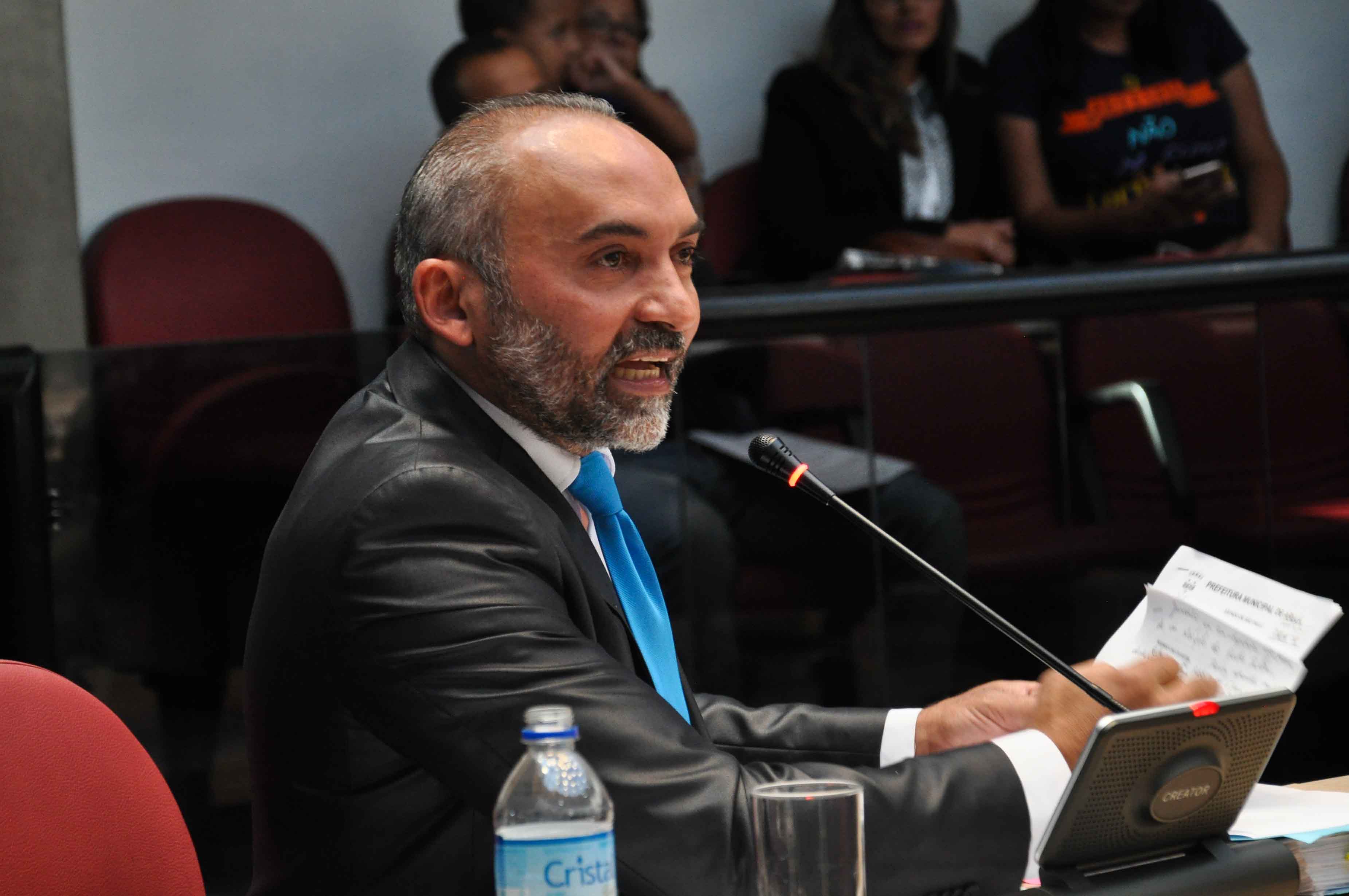 Por unanimidade, Legislativo derruba veto do prefeito às mudanças na Zona Azul