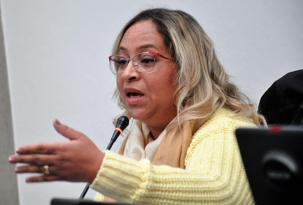 Profª Cris do Barreto reivindica nova linha de ônibus para o bairro Mirante/Pinheiro