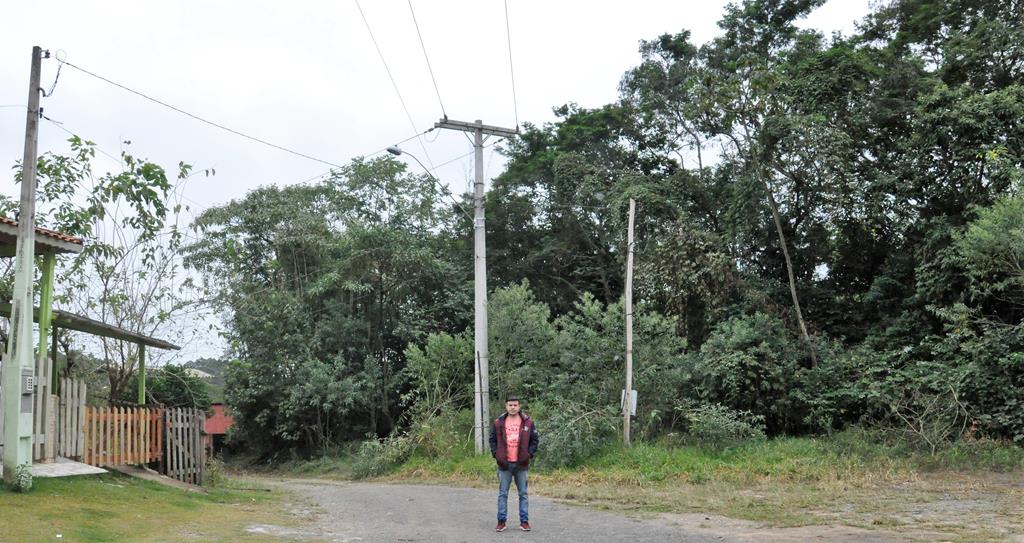 Iluminação pública chega ao quilômetro 4 do Rancho VSM na Penhinha