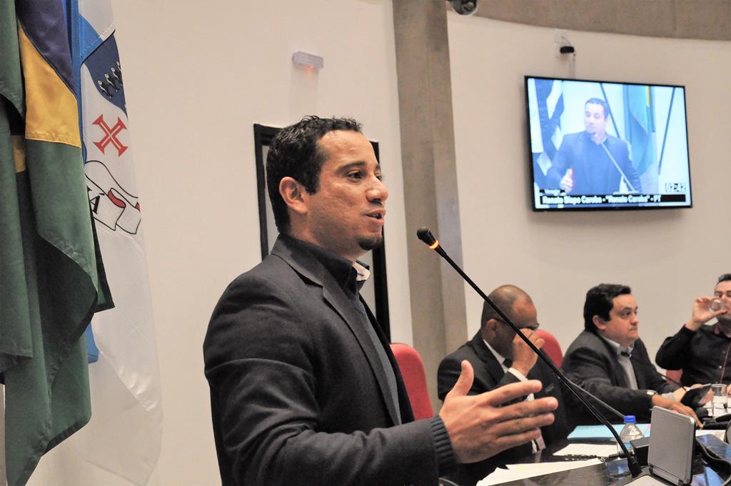 Caroba promove bate-papo sobre Fake News na Câmara