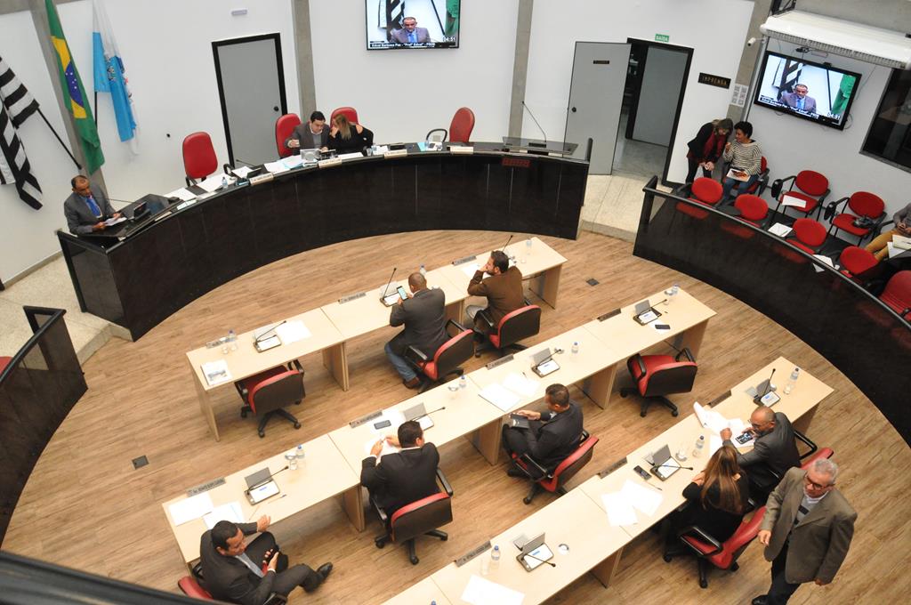 Câmara derruba veto do Prefeito a 15 emendas feitas à LDO 19