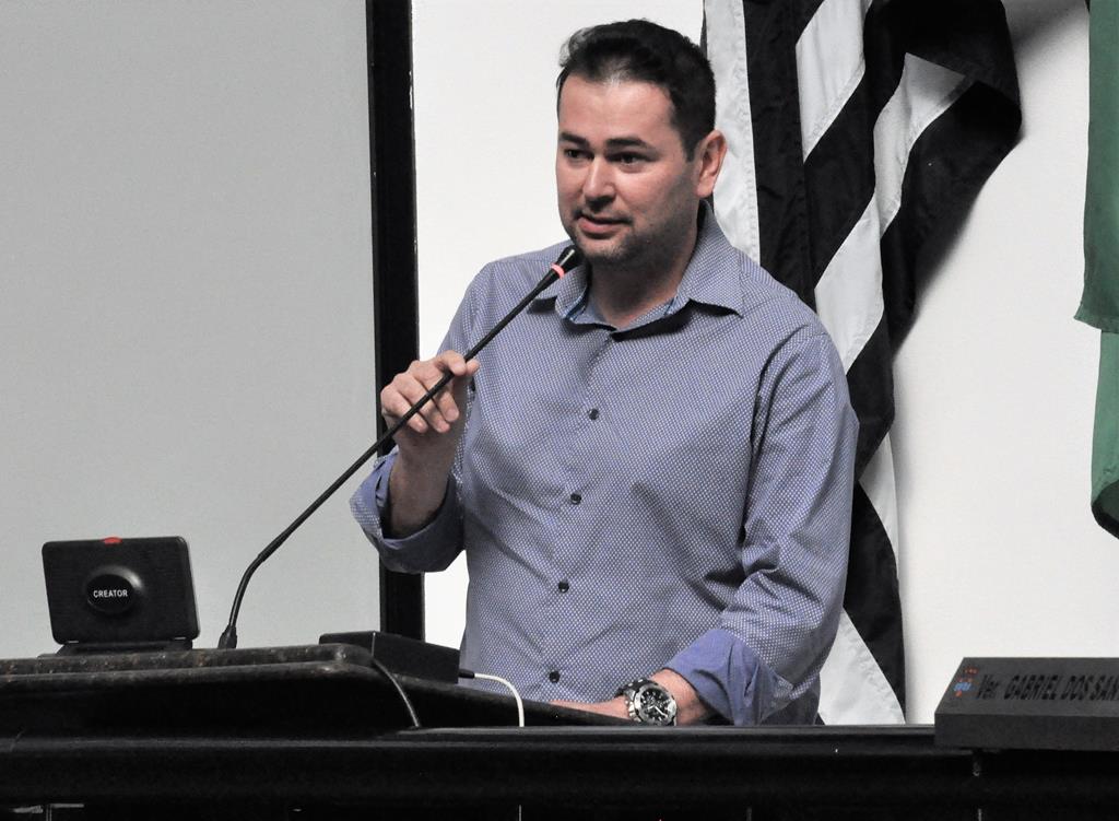Dr. Marcelo cobra manutenção da iluminação pública