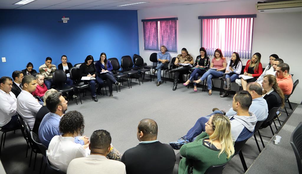 Prefeitura cede e gestão compartilhada só atingirá metade das creches inicialmente