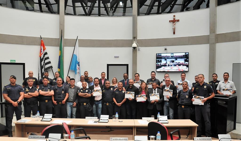 Câmara aprova Moção de agradecimento a Guardas Municipais de Itaquá e São José