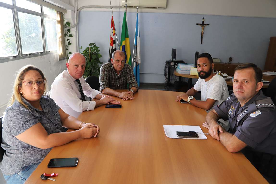 Profª Cris do Barreto mobiliza autoridades por segurança nos bairros Leika, Primavera e Emília