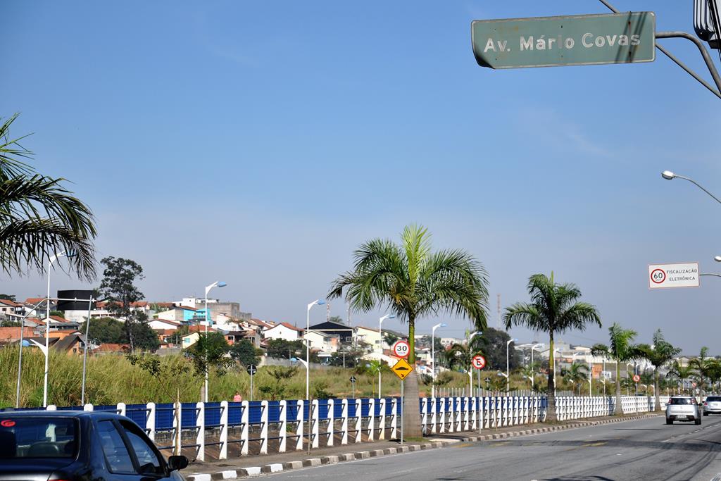 Gabriel e Castelo querem fim de restrição de caminhões na Mário Covas