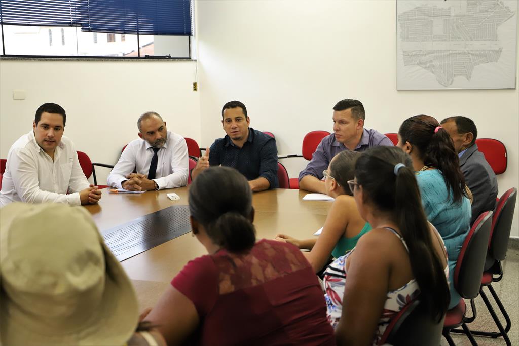Após protesto de moradores do Emília, gerente da Viação Arujá reconhece ‘mal-entendido’ sobre mudança de itinerário e se desculpa