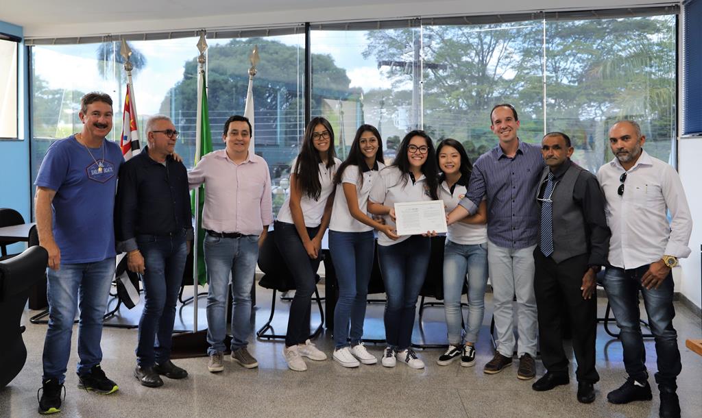 Entidade que organizou corrida por crianças com câncer é homenageada