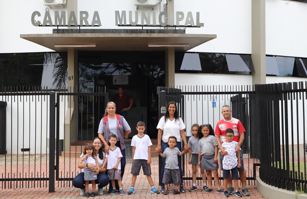 Câmara recebe alunos do Colégio Atheninhas
