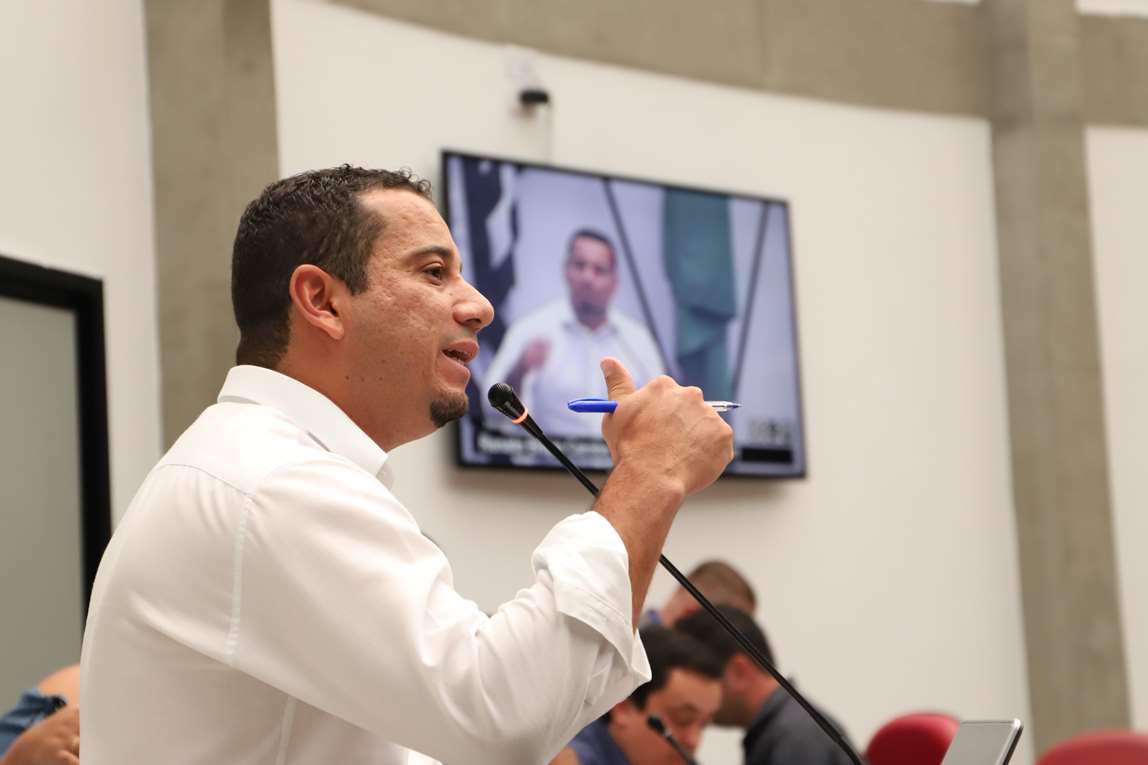 Urgente: liminar suspende chamamento público para gestão compartilhada de creches em Arujá