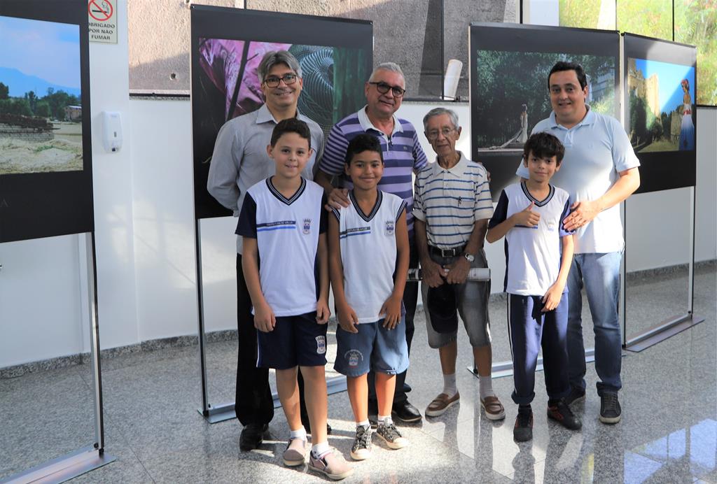 Historiador e criador da Bandeira de Arujá visitam Mostra
