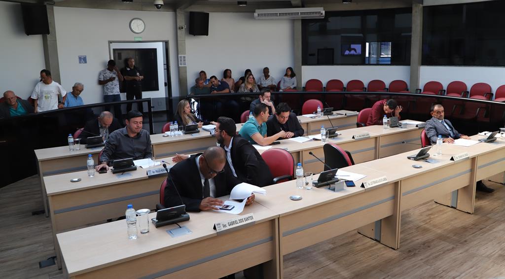 Câmara segue parecer do TCE e aprova contas do município de 2016