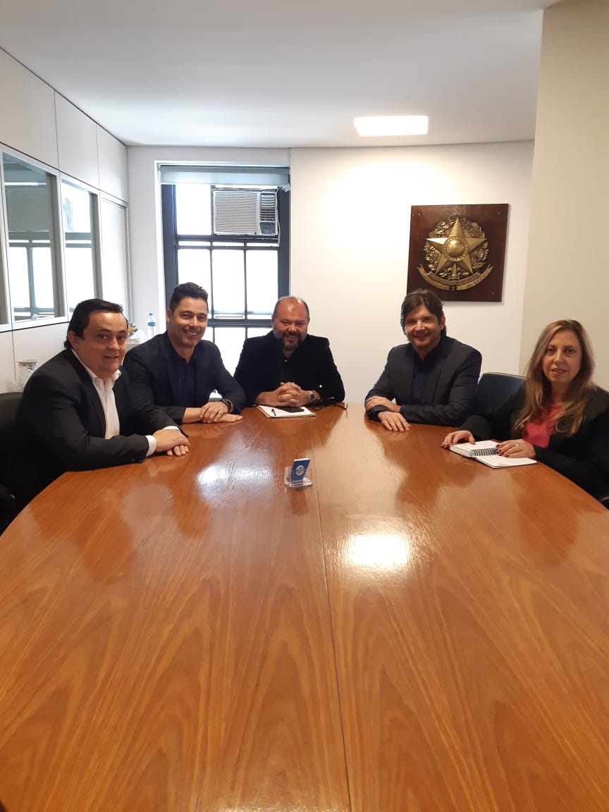 Abelzinho cobra retomada de obras do INSS de Arujá