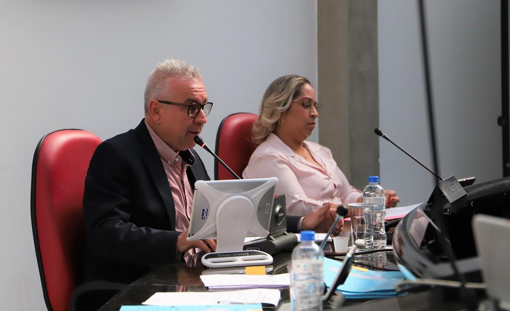 Resumo da Sessão: oito projetos do governo são retirados de pauta