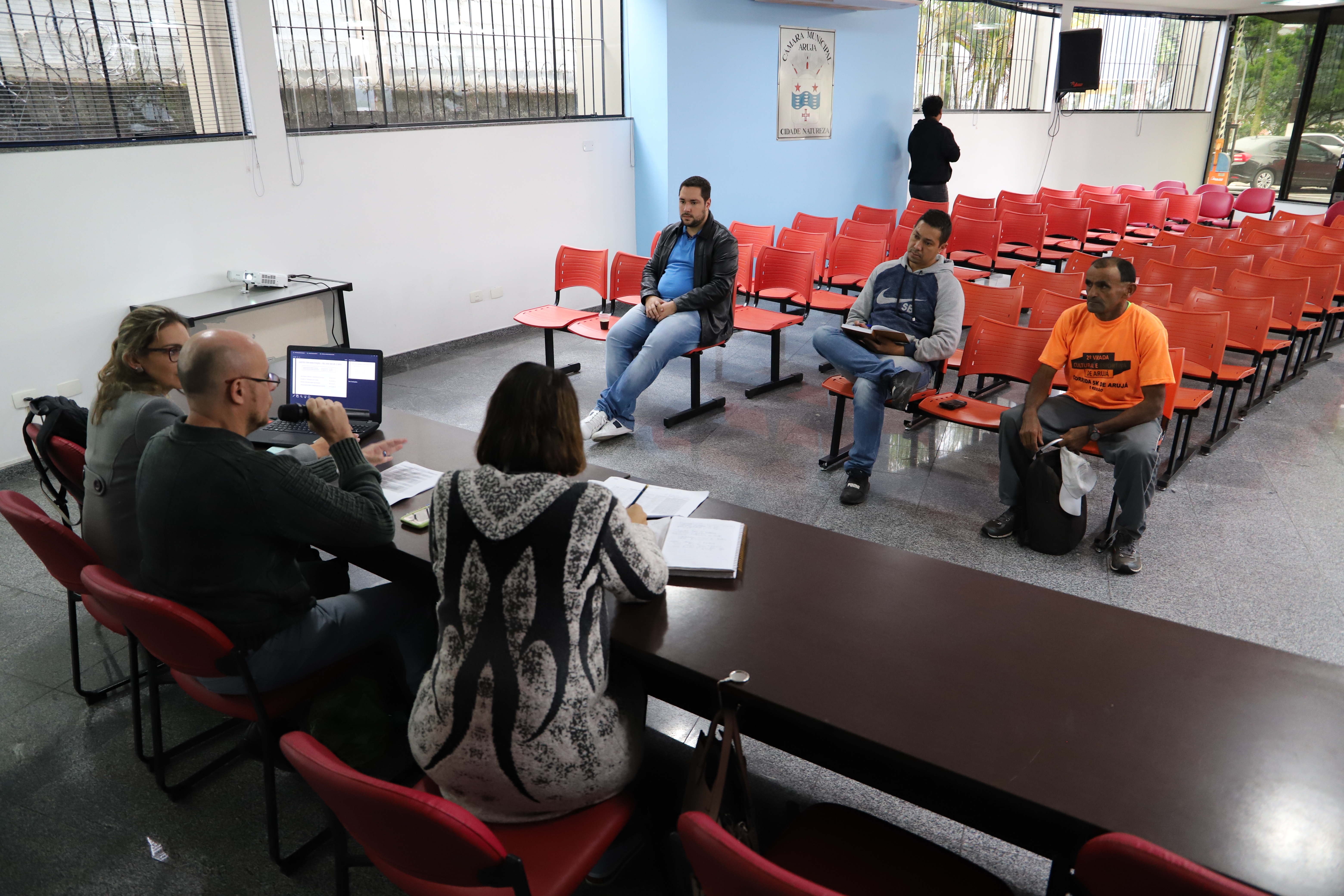 Em audiência de prestação de contas, vereadores criticam falta de transparência em dados da Educação