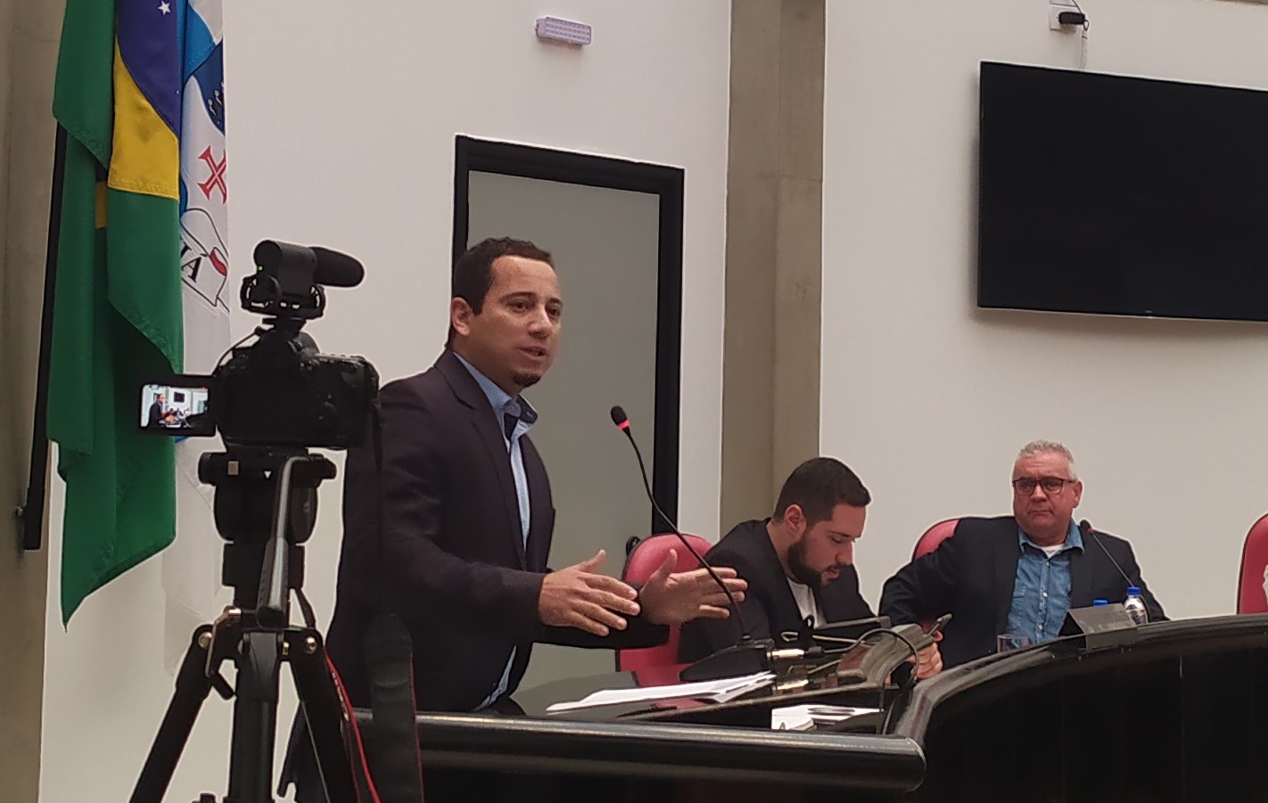 Caroba questiona Prefeitura sobre legalidade de licenças para criação de loteamentos