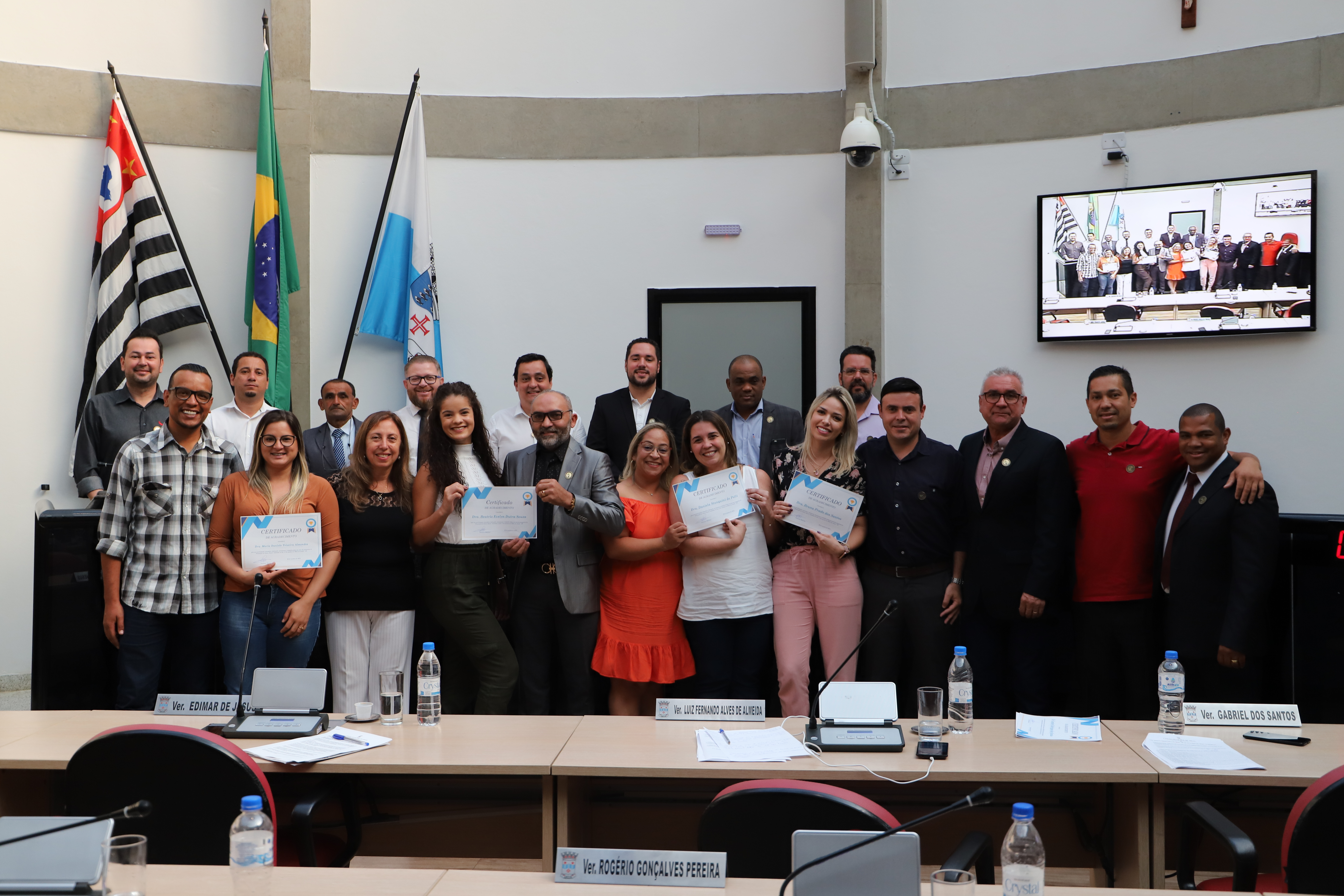 Maiolino homenageia dentistas voluntários em ação contra o câncer bucal