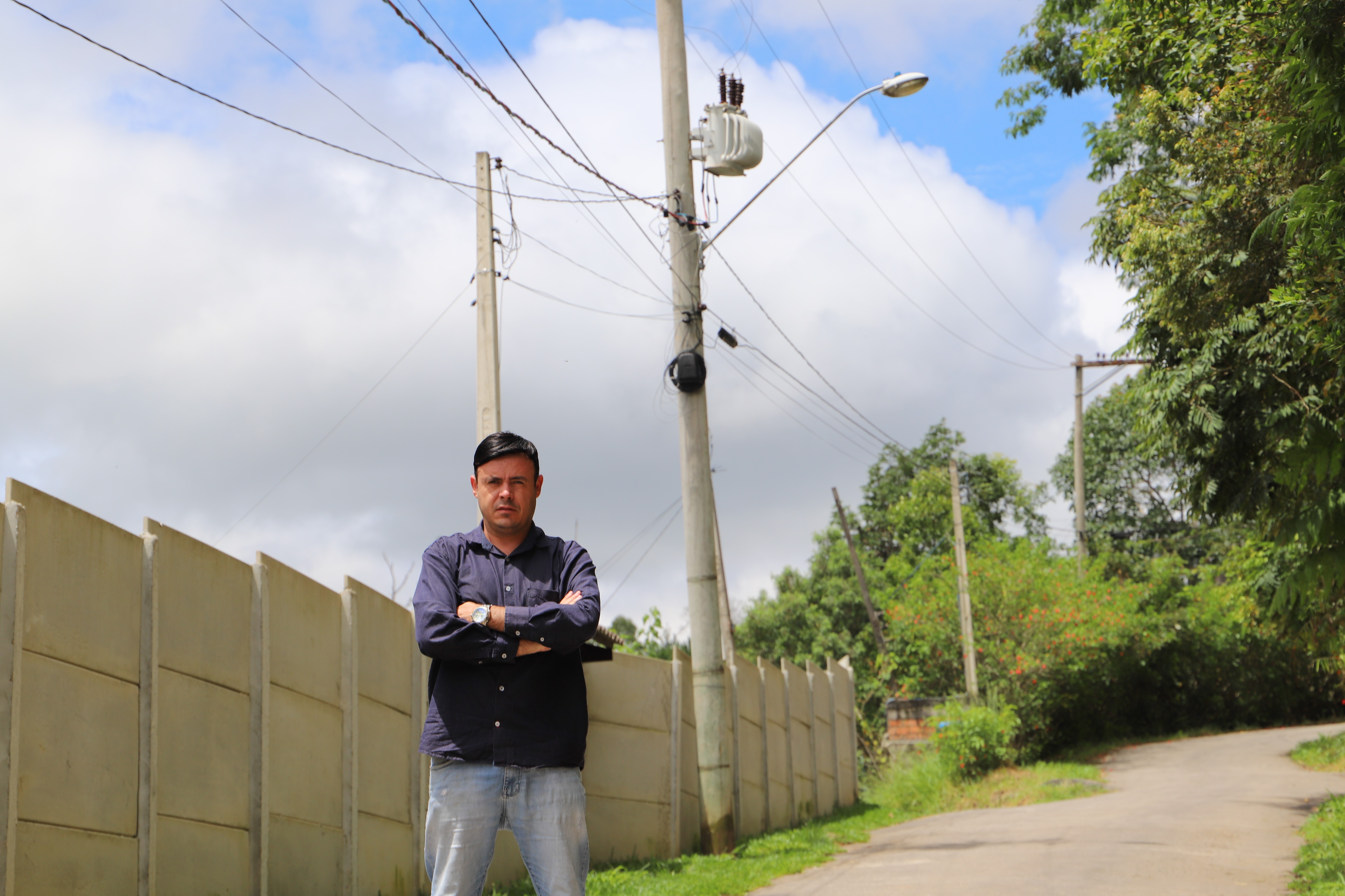 Iluminação chega ao bairro Pedra Fala após pedidos de Maiolino
