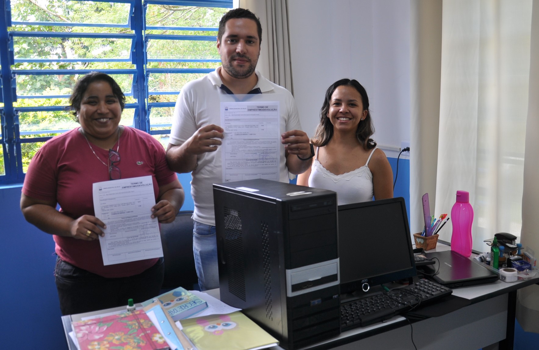 Legislativo empresta computador para escola Seiji Shiguematsu
