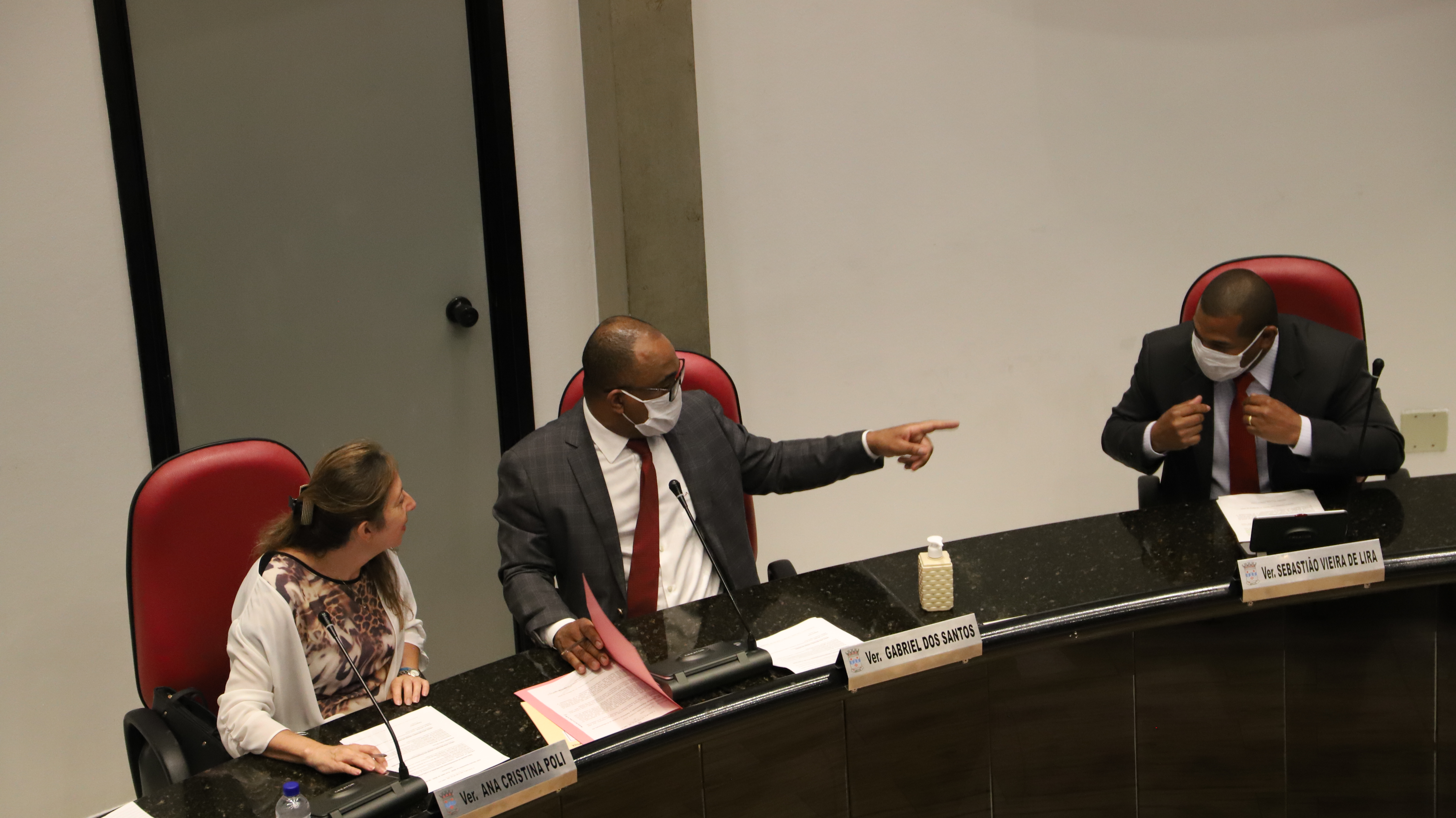 Resumo da Sessão: Parte dos vereadores apela por "reabertura responsável” do comércio