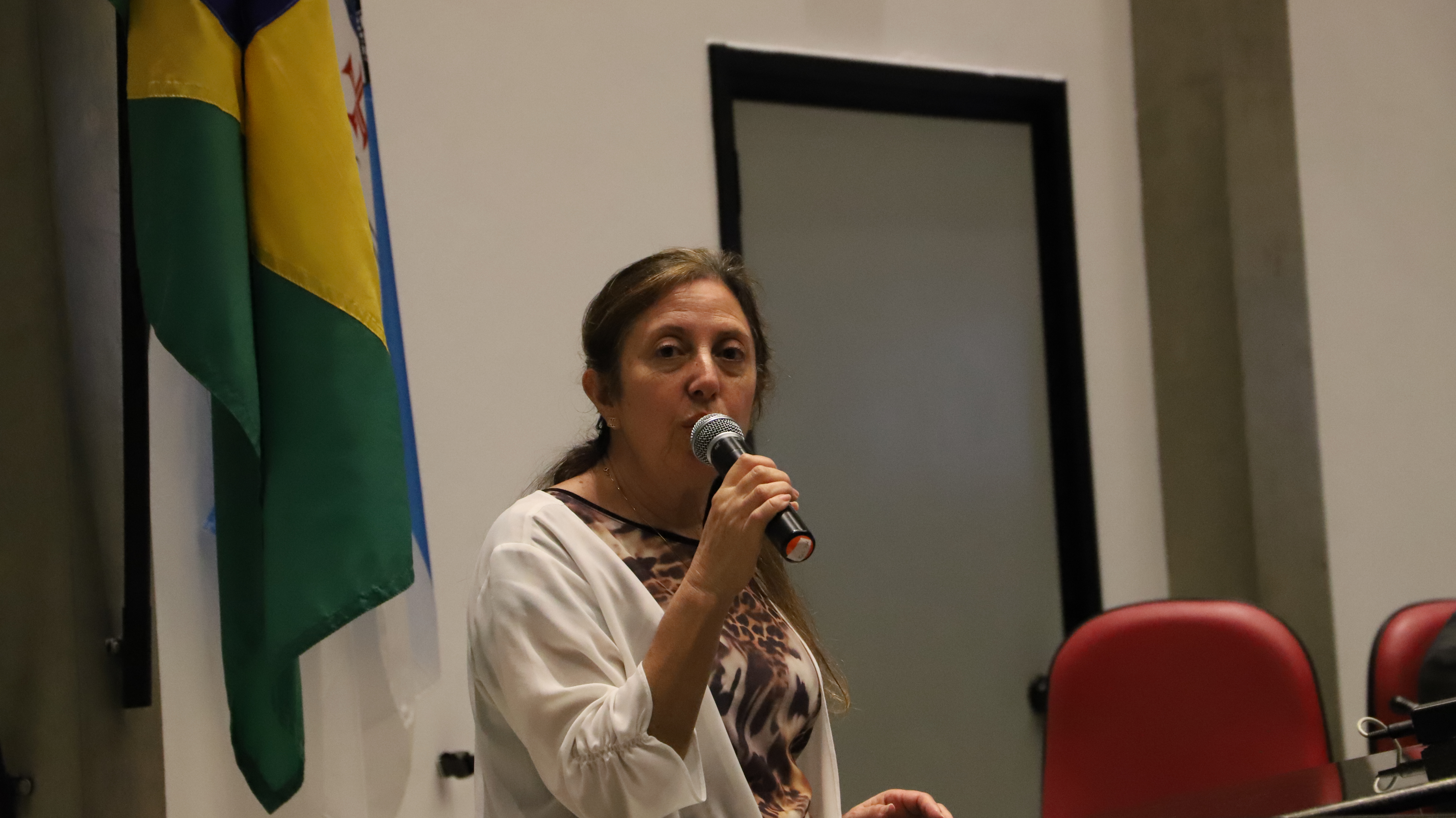 Vereadora solicita ao Executivo ampliação de auxílio-gás