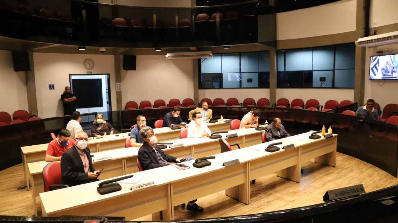 Resumo da Sessão: em Tribuna, sobe pressão por reabertura de comércio