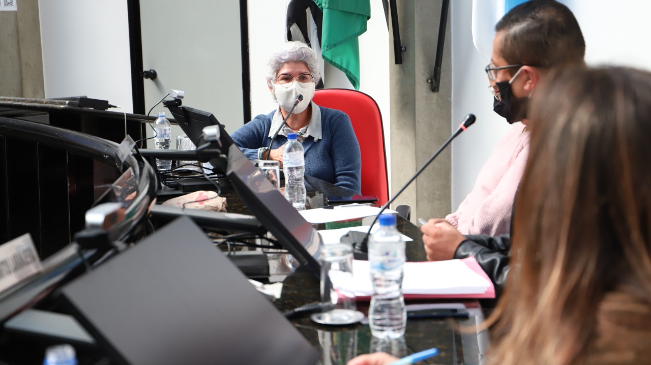 Secretária nega ter aberto sindicância para apurar denúncias na Saúde